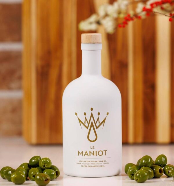 Le Maniot 500mL extra virgin olive oil bottle.